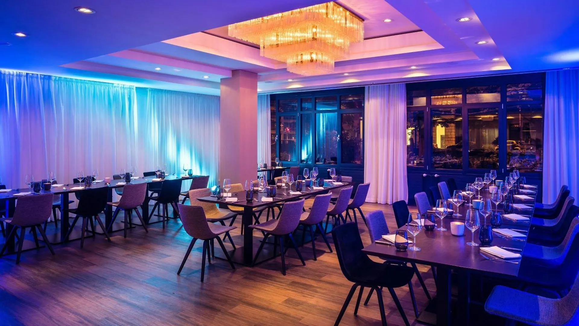 Le Meridien Frankfurt Frankfurt nad Menem 5*,